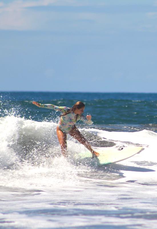 Stages de Surf Biarritz | Justine en action